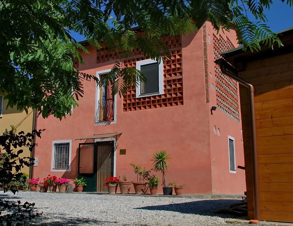 Ospitalità Rurale l'Uccelliera Bed and Breakfast Lucca Italia